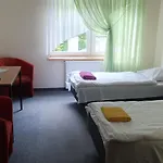 Lesny Dwor - Sniadanie I Parking W Cenie Bed & Breakfast 3*
