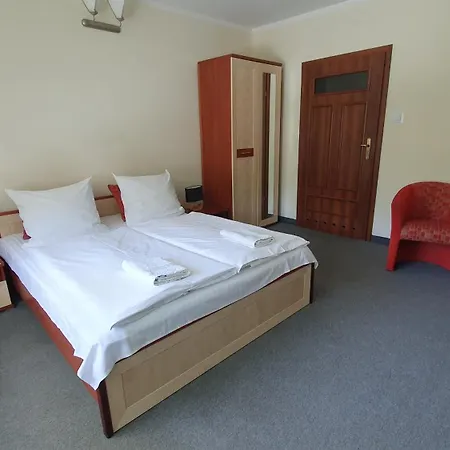 Lesny Dwor - Sniadanie I Parking W Cenie Neustettin