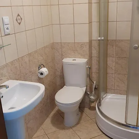 Lesny Dwor - Sniadanie I Parking W Cenie Frühstückspension