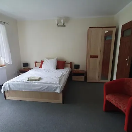 Lesny Dwor - Sniadanie I Parking W Cenie