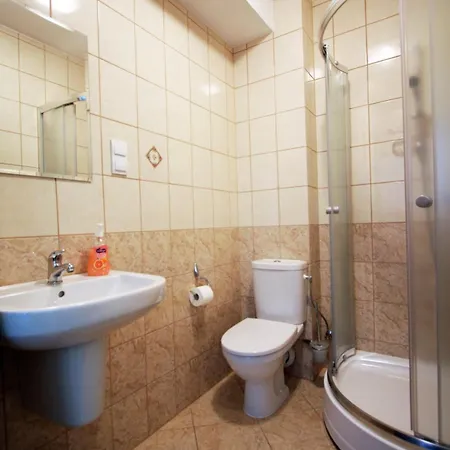 Lesny Dwor - Sniadanie I Parking W Cenie Frühstückspension