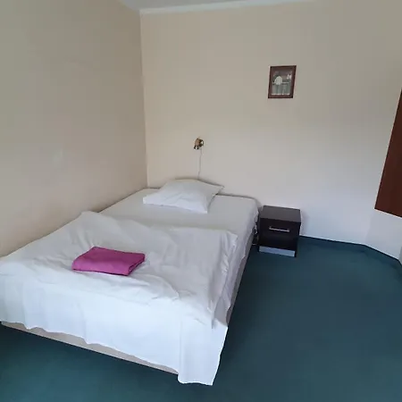 Frühstückspension Lesny Dwor - Sniadanie I Parking W Cenie