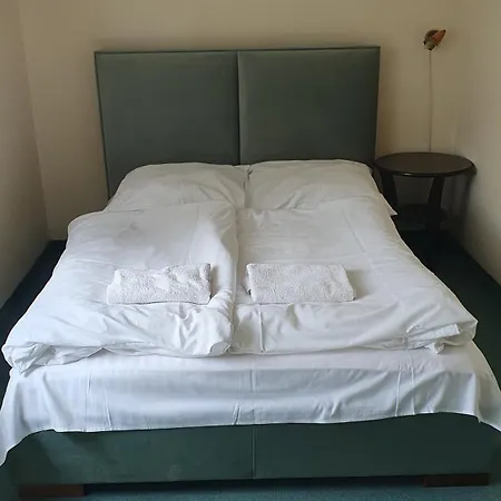 Lesny Dwor - Sniadanie I Parking W Cenie Frühstückspension 3*