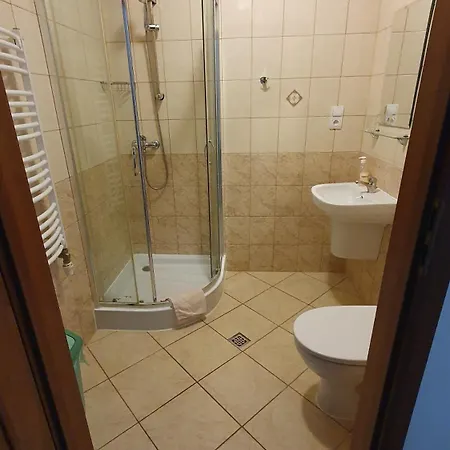 Lesny Dwor - Sniadanie I Parking W Cenie Frühstückspension