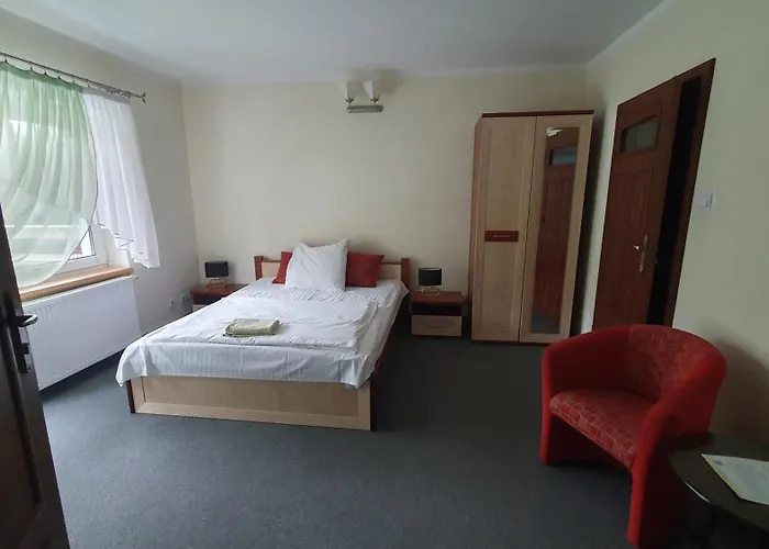 Lesny Dwor - Sniadanie I Parking W Cenie