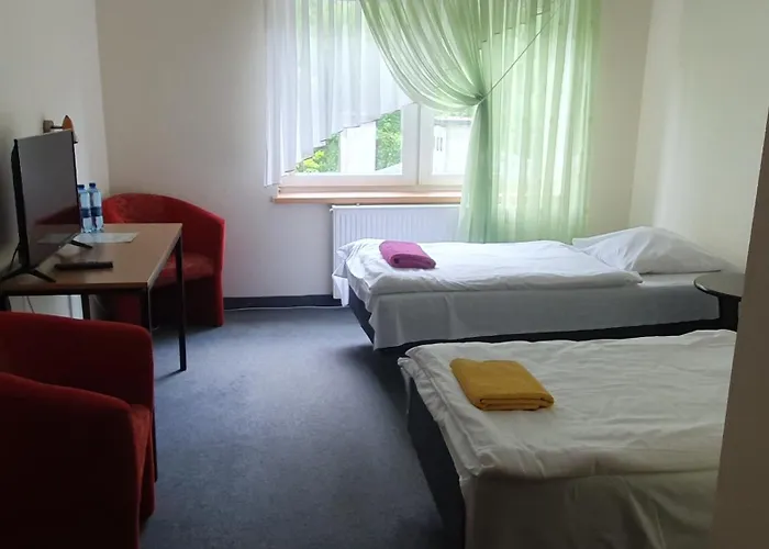 Lesny Dwor - Sniadanie I Parking W Cenie Frühstückspension 3*