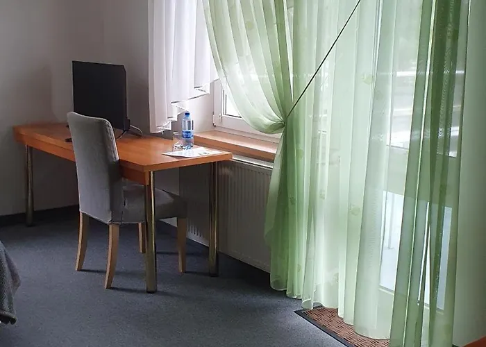 Lesny Dwor - Sniadanie I Parking W Cenie Frühstückspension 3*