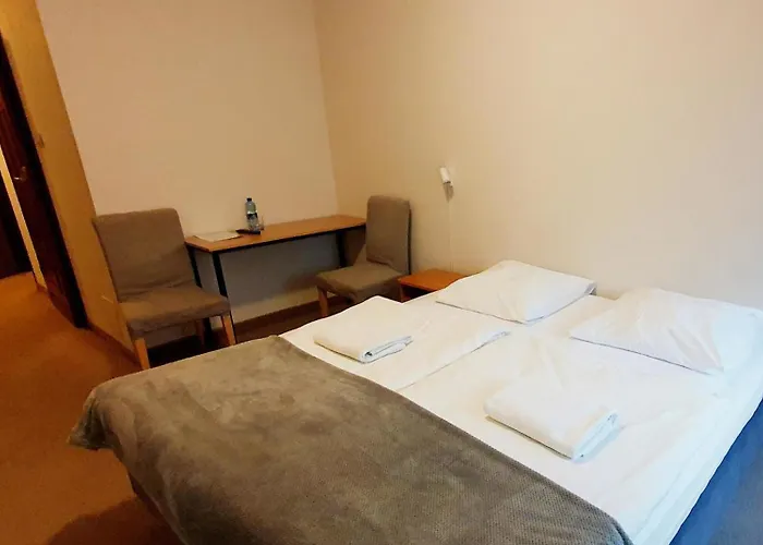 Lesny Dwor - Sniadanie I Parking W Cenie Neustettin