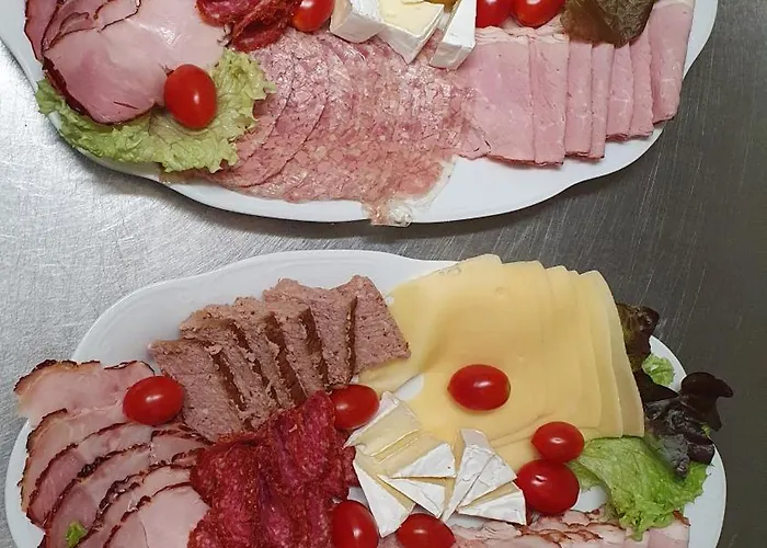 Lesny Dwor - Sniadanie I Parking W Cenie